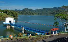 10.000 untuk dapat menggunakan perahu tersebut. Waduk Sermo Kulonprogo Pesona Bendungan Berdaya Tarik Wisata