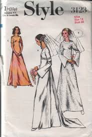 Style 3123 Vintage 70s Wedding Dress Pattern Size By Vintagevice 8 00 Wedding Dress Patterns 70s Wedding Dress Rustic Wedding Gowns