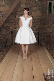 Eine günstige alternative zum langen hochzeitskleid ist ein kurzes brautkleid genau die richtige wahl für eine legere hochzeit. Brautmodeoutletbautzen Brautmode Kollektion Kurze Brautkleider