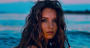 Female Session Singers & Vocalists for Hire