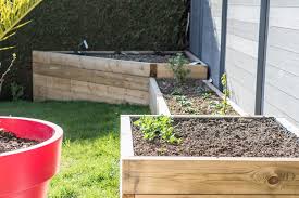 bac potager sureleve en madrier paysagiste l univers des jardins potager sureleve paysagiste jardins