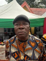 To be honest,every man knows how to treat a woman like a queen.The problem  is You're just not the girl he's willing to go that far for💁.🙄🤔🙆🏃🏃🏃 