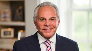 Pair of VIMS faculty honored with Plumeri Awards