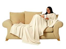 Ama­zon­ba­sics fleece­de­cke mit ärmeln & fuß­beu­tel. Decke Mit Armeln Kuscheldecke Mit Armeln