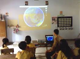Tentunya kita yang pernah mengeyam bangku pendidikan. Audio Visual Sebagai Media Belajar Siswa Guraruguraru