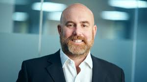 IMO bravery awards for Korean first mate who rescued 12