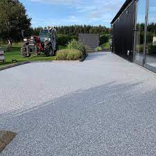 How do you mix sand and resin for a driveway? Resin Bound Diy Kits Available In Driveable Blends Or Path Patio Kits