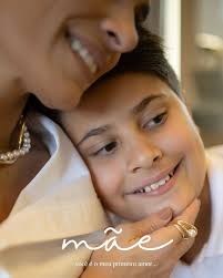 Neste Dia das Mães, escolha o presente perfeito e surpreenda com carinho,  estilo e elegância a pessoa mais especial que sempre está ao seu lado!  #diadasmaēs #presenteperfeito #jóias #mariadolorespontagrossa