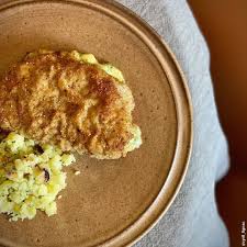 Couper l'oignon en lamelles, l'ail et les tomates pelées et épépinées en dés. M6 On Instagram Tousencuisine Cordon Bleu Ecrasee De Pommes De Terre A L Huile D Olive De Cyril Lignac Ingredients Pour 4 Personnes 4 Tranches I 2020