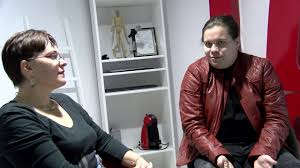 Muzica noua radu almasan, vezi melodii noi cu radu almasan dar si alte colaborari! Dalia MosuÅ£ Omul Din Spatele Armurii De Rock Star Video Logo Paper