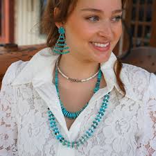 We can complete your rodeo look! 🤠💖✨ We have all your jewelry needs plus  fabulous accessories. 💖 The Turq Buckle