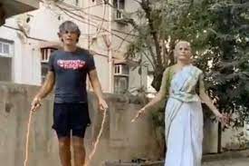 While others had a normal mother's day, milind made sure his mother had a very different experience. Age No Bar Wow Milind Soman S 81 Year Old Mother Skips Rope With Him Watch Video The Financial Express