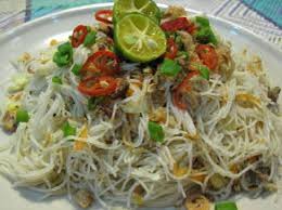 Masak hingga ayam masak & air tadi berkurang sikit. Resep Dan Cara Membuat Bihun Putih Goreng Yang Enak Sederhana Dan Mudah Selerasa Com