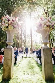 Schweizer Marchenhochzeit Im Schloss Hunigen Blog Schweiz Stylehappchen Ch Hochzeitsideen Im Freien Marchenhochzeit Hochzeit Draussen