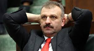 1 day ago · merkez bankası'nın faiz kararı sonrası dolar rekor üzerine rekor tazelerken, dün 13.50 seviyelerini aşmasıyla siyaset arenası da iyice ısındı. Muw2lsnghzq5km