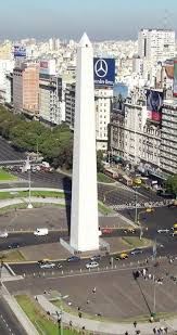Primeros ensayos del cambio de mano en el tránsito, buenos aires, 1945.jpg. El Obelisco A Punto De Ser Demolido