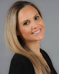 Lisa Ravitz's Instagram, Twitter & Facebook