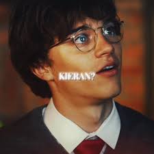 he’s so james potter 😭 #maxtonhall #maxtonhalledit #kieranrutherford  #trend #trending #viral #xyzbca #edit #capcut #foryou #fyp