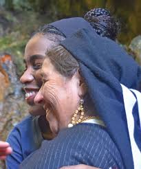 Weaving Friendships, Strenthening Communities.