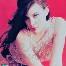 LIV TYLER Handsigniertes 8 x 10 signiertes Foto COA