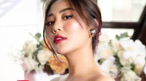 Văn Mai Hương từ chối hát nhép dù có vấn đề sức khỏe: "Xin lỗi nhưng...