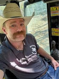 Search and rescue police team are currently looking for someone at boat  ramp