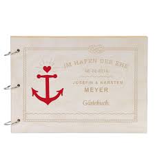 Doch um als gast einer hochzeit ein geeignetes hochzeitsgeschenk finden zu können, ist ein wenig kreativität notwendig. Gastebuch Hochzeit Holz Hafen Der Ehe Personalisiert