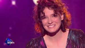 Son âme d'enfant» : Carla Bruni et Pascal Obispo sont les invités de  Culture médias