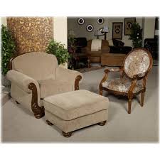 Built to stand the test of time, the craftsman brand is synonymous with strength and endurance. 5730020 Ashley Furniture Martinsburg Meadow Living Room Chair