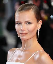 Natasha Poly Model Makeup Routine Video