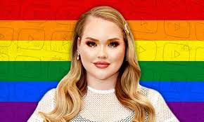 She rarely posts about her relationship, but it looks like the two started dating in 2018. Nikkie Tutorials Splendor Youtuber Famous She Is Transgender