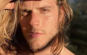 Wagner santiago ribeiro was a housemate on big brother brazil 18. Ex Bbb Daniel Lenhardt Esquenta A Web Ao Posar Sem Camisa Fofocas E Famosos