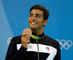 Mercoledì 29 giugno alle 22.00 ora italiana giovedì 30 giugno alle 22.00 ora italiana l'evento sarà commentato in diretta da mark foster (nella foto), apostolos tsagkarakis e mel stewart, con i collegamenti di sarah sjöström, beryl gastaldello e vlad morozov. Il Campione Mondiale Di Nuoto Gabriele Detti Alla Piscina Di Cascina