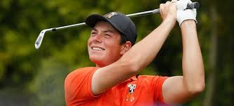 Viktor hovland became the first norwegian winner in european tour history as he completed a two shot victory at the 2021 bmw international open. Hovland Blir Proff Tiden Var Inne Norsk Golf