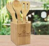 Amazon.com: Soporte para utensilios de cocina de madera de bambú grabado  personalizado con utensilios, regalo personalizado para chef, cocinero,  mamá, ...
