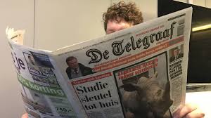 De krant zoals die elke ochtend van de drukpers rolt en door miljoenen nederlanders wordt gelezen. Telegraaf Verliest Meeste Lezers Nos