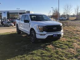The xlt sport is the next step with a sporty look that is similar to the stx, but this trim offers more standard equipment. Oxford White F 150 2021 Club F150gen14 Com 2021 Ford F 150 And Raptor Forum 14th Gen