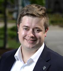 Recent college grads test their luck in Erie job market