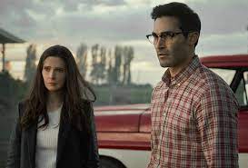 Тайлер хэклин, битси таллок, александр гарфин и др. Superman Lois Preview The Cw S Smallville Set Drama Explained Tvline