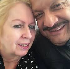 Here's another photo.. who had one of them as a principal?