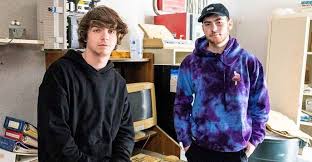 Spalding004 has released his sitran fakedex under a creative commons attribution 4.0 international licence for us. Are Karl And Sapnap Dating Here S What We Know 247 News Around The World