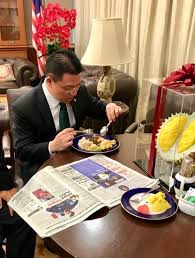 The latest tweets from nga kor ming (@ngakorming). Nga Kor Ming On Twitter Despite Hectic Schedule To Chair Parliament Sitting Manage To Squeeze In A Little Time For Lunch At My Chamber To Avoid Misunderstanding The Durian Replica Is Only