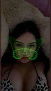 which one do you guys think looks better? : rlesliequintero