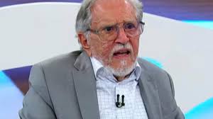 Aos 87 anos, Carlos Alberto de Nóbrega é internado na UTI após acidente  grave