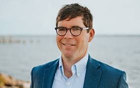 Robert Shoff's Instagram, Twitter & Facebook