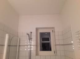 Im feuchten badezimmer ist die gefahr von schimmel groß. Plotzliche Schimmelbildung An Badezimmerdecke