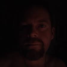 How does the glass bowl produce a ringing sound?