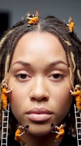 Myyone Bleu Model/Artist