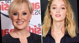 She has a younger brother samuel and a younger sister harriet. Phoebe Dynevor Family Tree Meet The Daphne Bridgerton Actress S Famous Family Happy Lifestyle Inc