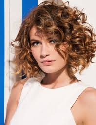 Image Associee Tagli Caschetto Capelli Ricci Stile Di Capelli Ricci Caschetto Capelli Ricci